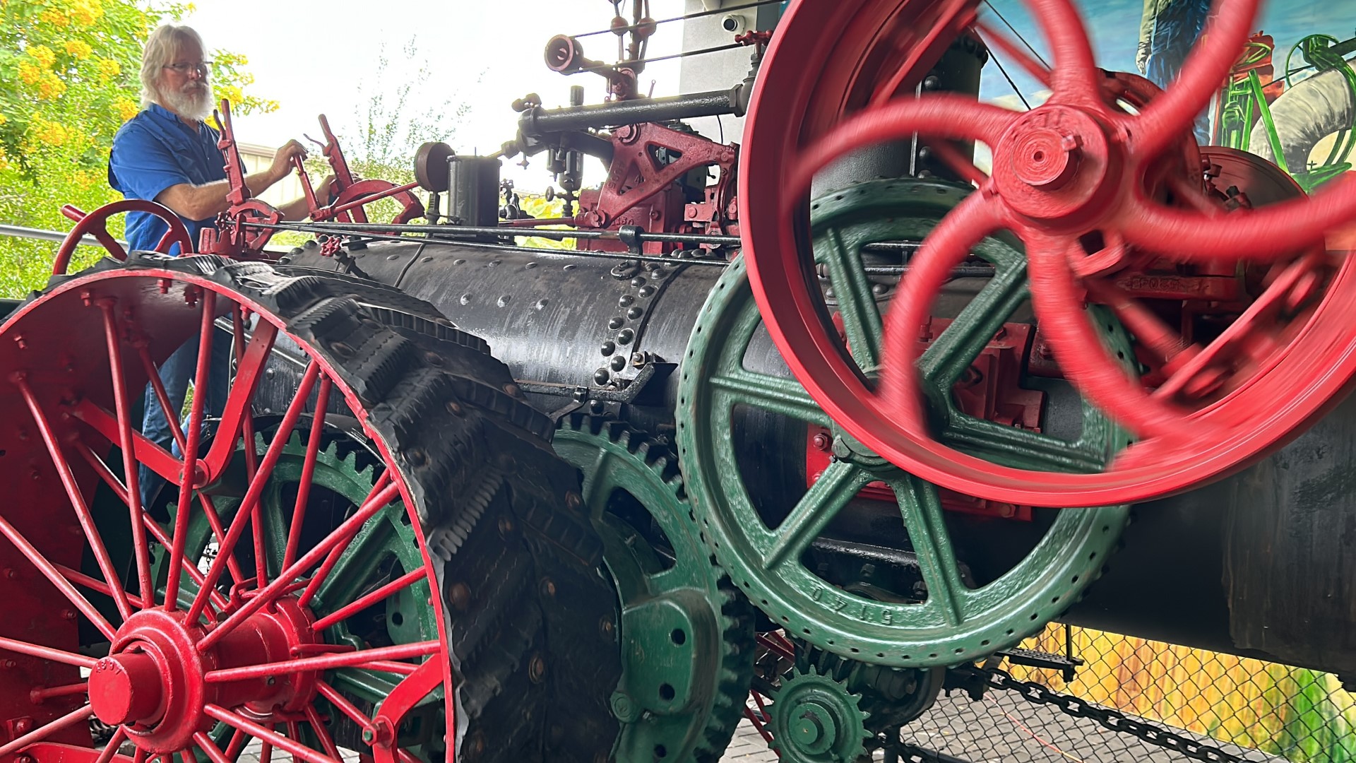 A close up of a machineDescription automatically generated
